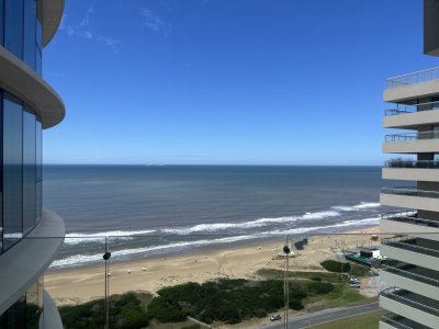 Apartamento de 2 dormitorios en Alquiler de Temporada con vista al Mar y Servicios Trump Tower Punta del Este Uruguay