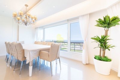 Venta Apartamento 4 dormitorios Playa Mansa Punta Del Este VERAMANSA