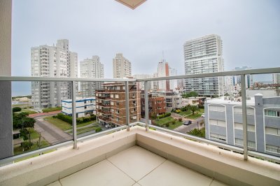 Apartamento 2 dormitorios frente al Mar, parada 2 de la Brava Punta del Este, Uruguay. 