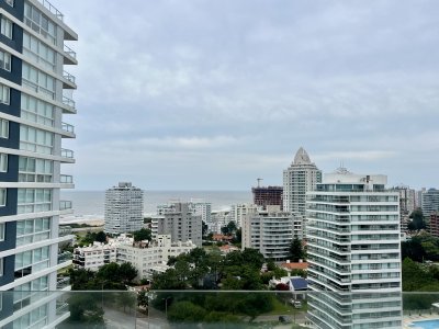 Venta Apartamento de 4 dormitorios a metros del mar en Playa Brava, Punta del Este, Maldonado
