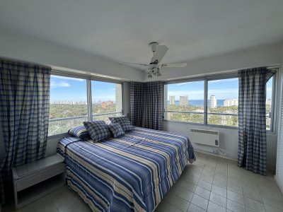 Oportunidad venta de apartamento piso alto en Roosevelt, dos dormitorios. Punta del Este, Uruguay.