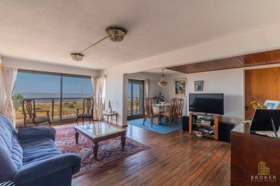 Venta apartamento 3 dormitorios Malvin Rambla, 2 baños completos