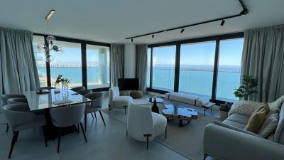 Alquiler de temporada de increíble departamento en primera línea al mar, Edificio Venetian en Playa Mansa