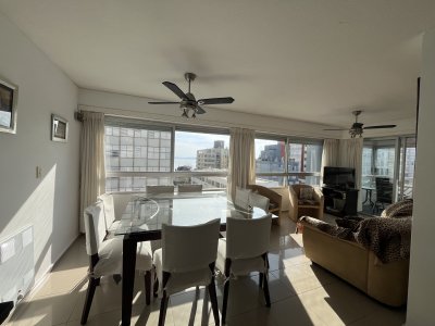 Apartamento en Venta 2 dormitorios en Península Punta del Este con terraza