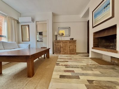 Apartamento en Venta, frente al mar en Península, Punta del Este