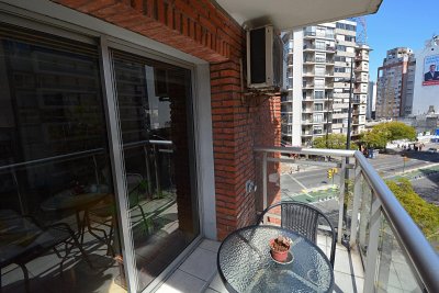 Apartamento en venta, 2 dormitorios, 2 baños y garage - Tres Cruces. Montevideo Uruguay