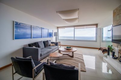 Alquiler de apartamento de 3 dormitorios primera linea Brava en Punta del Este, Uruguay.