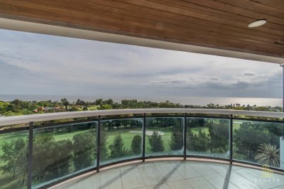 Penthouse de 4 dormitorios en Golf Punta Carretas Barbacoa propia! Garage Doble