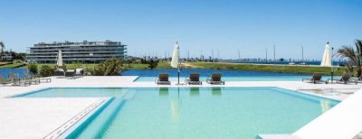 Venta y alquiler de departamento de 3 dorm + servicio esquinero de categoría 