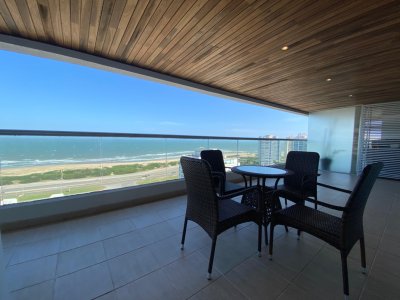 Venta departamento con increíble vista al mar, en Playa Brava Punta del Este