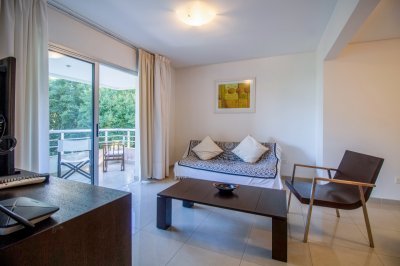 Venta de Apartamento 2 dormitorios en Rincón del Indio, Punta del Este, Uruguay.