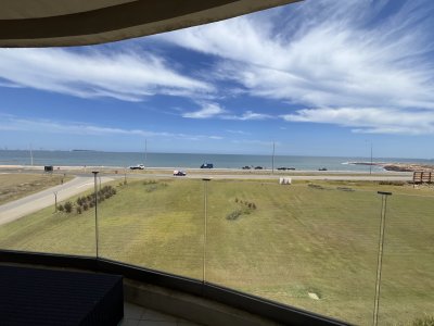 Apartamento en Venta y Alquiler 2 dormitorios con vista al mar Mansa Pinares AZURE TOWERS Punta del Este Uruguay