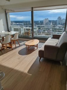 Alquiler de departamento de 2 dormitorios en suite en edificio de nivel en mansa