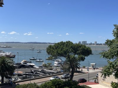 Venta Apartamento de 3 dormitorios en Peninsula cerca al Puerto Punta del Este Maldonado