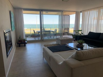 Venta Departamento Punta del Este primera linea Playa Mansa 3 dormitorios