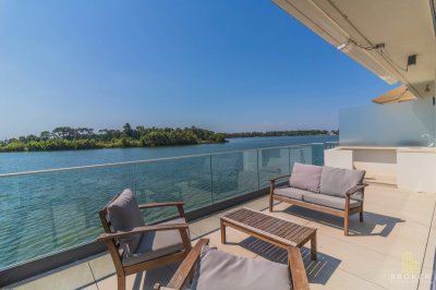 Venta Apartamento  Triplex 3 Dormitorios En Carrasco  (ref: Bkb-1775)
