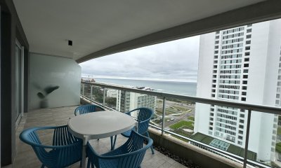 Venta de apartamento en Look Brava dos dormitorios con vista al mar torre de primera categoría en Punta del Este., Uruguay