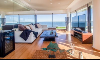 Venta Apartamento Penthouse 3 Dormitorios Primera Linea Playa Mansa y Vistas a la Laguna del Diario Pinares Punta del Este Maldonado