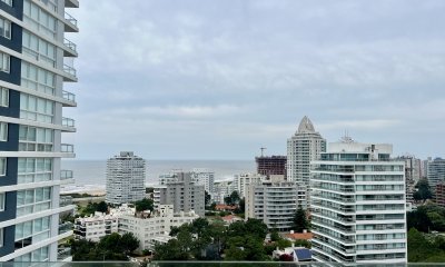 Venta Apartamento de 4 dormitorios a metros del mar en Playa Brava, Punta del Este, Maldonado