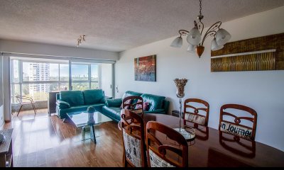 Venta de apartamento reciclado 2 dormitorios en Roosevelt. Punta del Este, Uruguay.