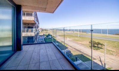 Apartamento en Venta 2 dormitorios Primer linea Mansa Punta del Este Laguna del Diario