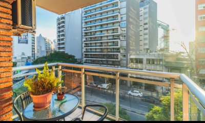 Apartamento en venta, 2 dormitorios, 2 baños y garage - Tres Cruces. Montevideo Uruguay