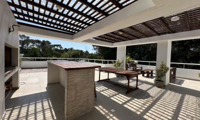 Venta de Penthouse en rincon del indio, tres dormitorios y terraza. Punta del Este, Uruguay