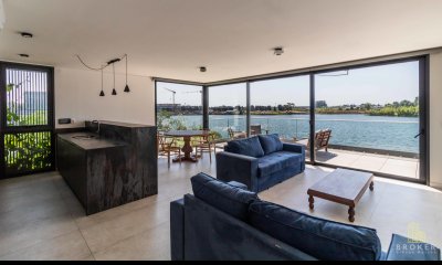 Venta Apartamento Carrasco 3 Dormitorio Triplex al lago