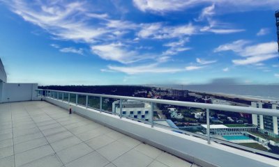 venta apartamento 3 dormitorios Playa brava punta del este vista al mar