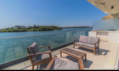 Venta Apartamento  Triplex 3 Dormitorios En Carrasco  (ref: Bkb-1775)
