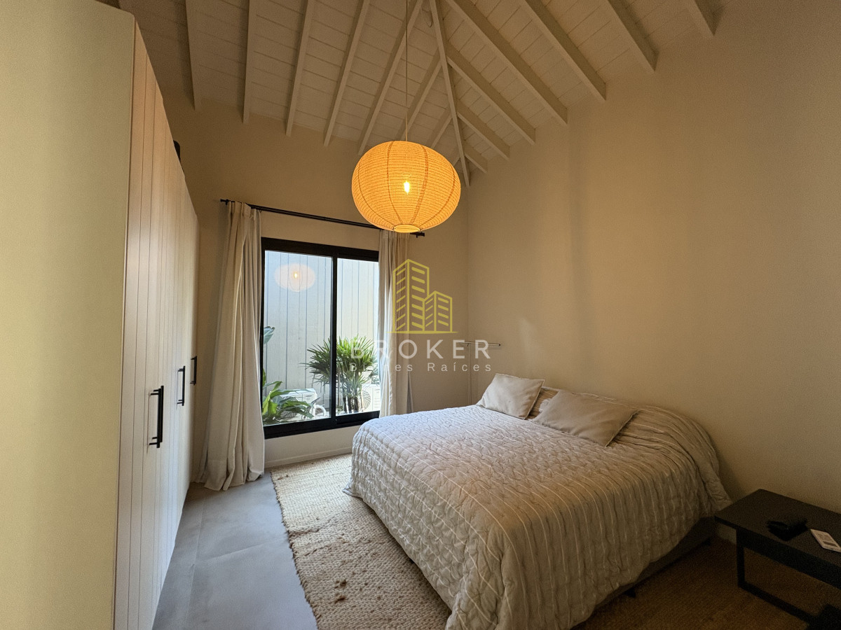 Casa ID.8867/Venta_de_excelente_casa_de_diseño_y_calidad_en_barrio_privado_de_la_barra,_maldonado - Venta de excelente casa de diseño y calidad en barrio privado de la barra, maldonado