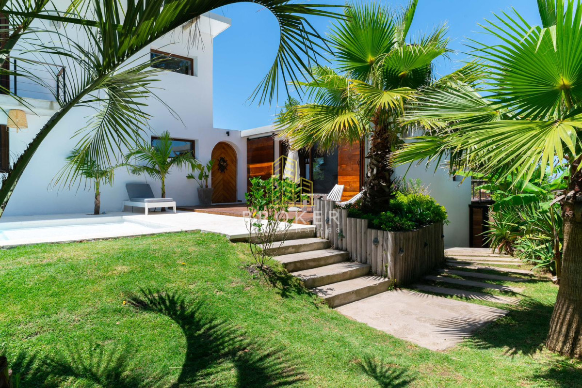 Casa ID.8866/Espectacular_y_moderna_casa_en_la_barra_para_alquiler_de_temporada - Espectacular y moderna casa en la barra para alquiler de temporada