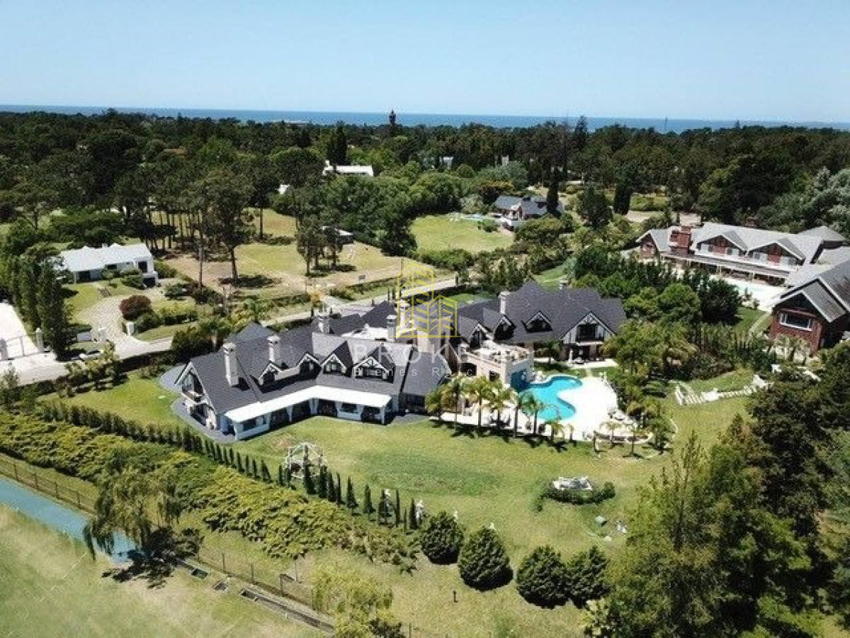 Casa ID.161/Mansion_En_Golf_Punta_Del_Este_7_Suites_Piscina_Jacuzzi_Gym_(ref:_Bkb-546) - Mansion En Golf Punta Del Este 7 Suites Piscina Jacuzzi Gym (ref: Bkb-546)