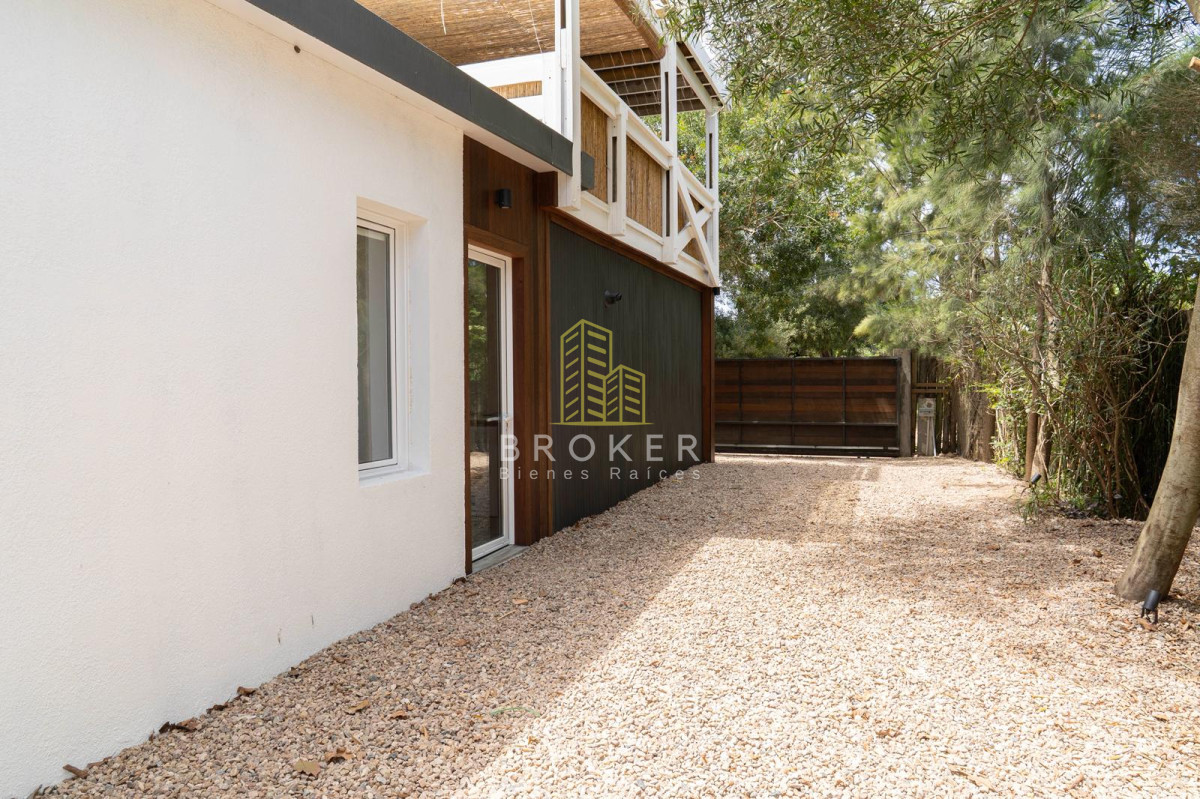 Casa ID.9471/Alquiler_de_temporada_Casa_4_dormitorios_en_La_Barra,_Punta_del_Este - Alquiler de temporada Casa 4 dormitorios en La Barra, Punta del Este