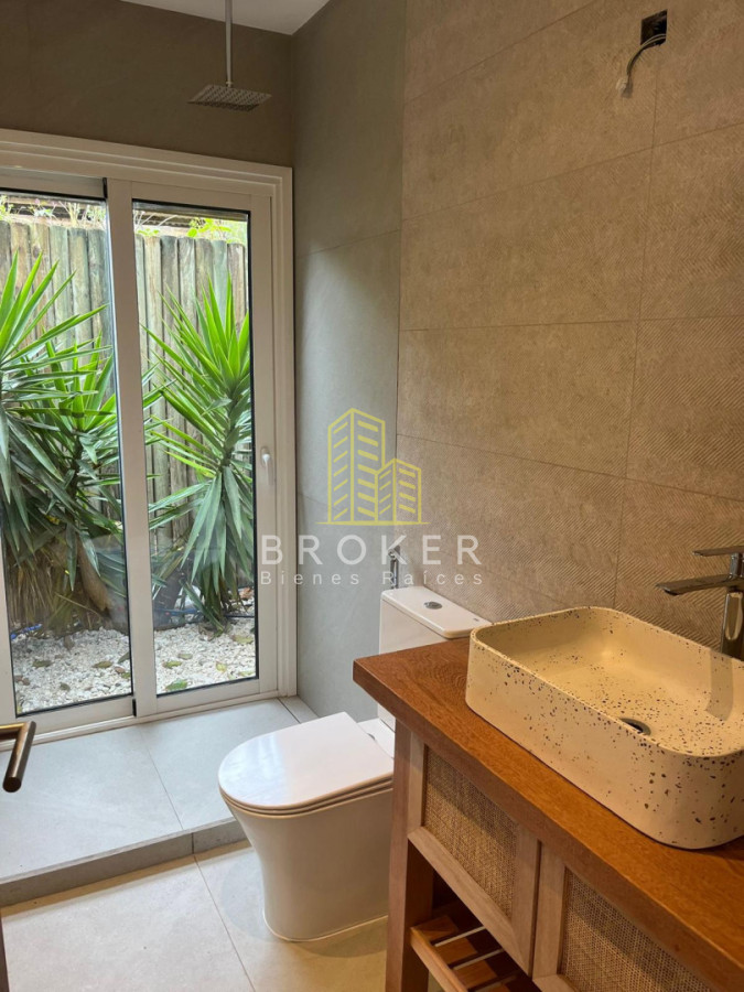 Casa ID.9471/Alquiler_de_temporada_Casa_4_dormitorios_en_La_Barra,_Punta_del_Este - Alquiler de temporada Casa 4 dormitorios en La Barra, Punta del Este