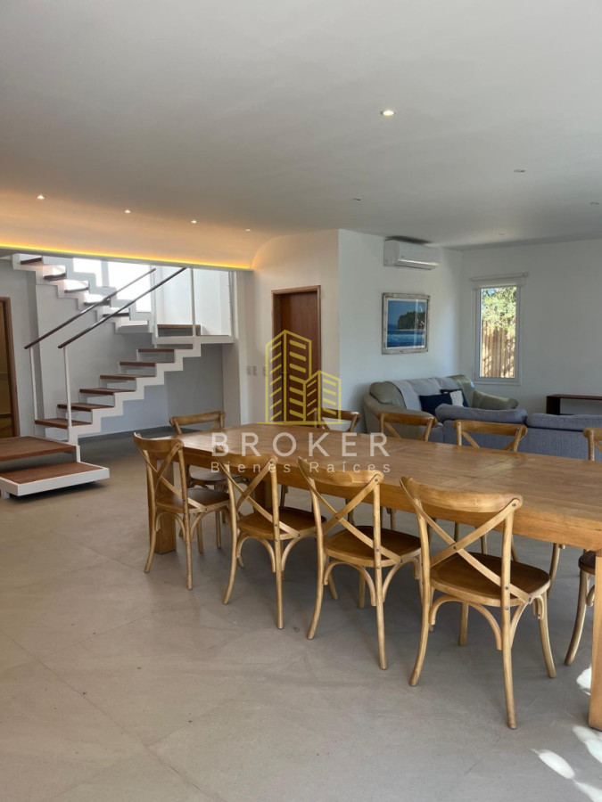 Casa ID.9471/Alquiler_de_temporada_Casa_4_dormitorios_en_La_Barra,_Punta_del_Este - Alquiler de temporada Casa 4 dormitorios en La Barra, Punta del Este