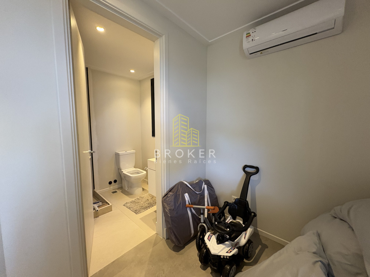 Casa ID.8867/Venta_de_excelente_casa_de_diseño_y_calidad_en_barrio_privado_de_la_barra,_maldonado - Venta de excelente casa de diseño y calidad en barrio privado de la barra, maldonado