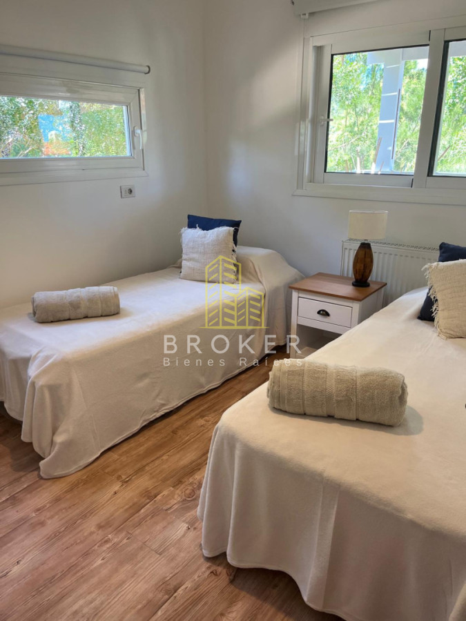 Casa ID.9471/Alquiler_de_temporada_Casa_4_dormitorios_en_La_Barra,_Punta_del_Este - Alquiler de temporada Casa 4 dormitorios en La Barra, Punta del Este