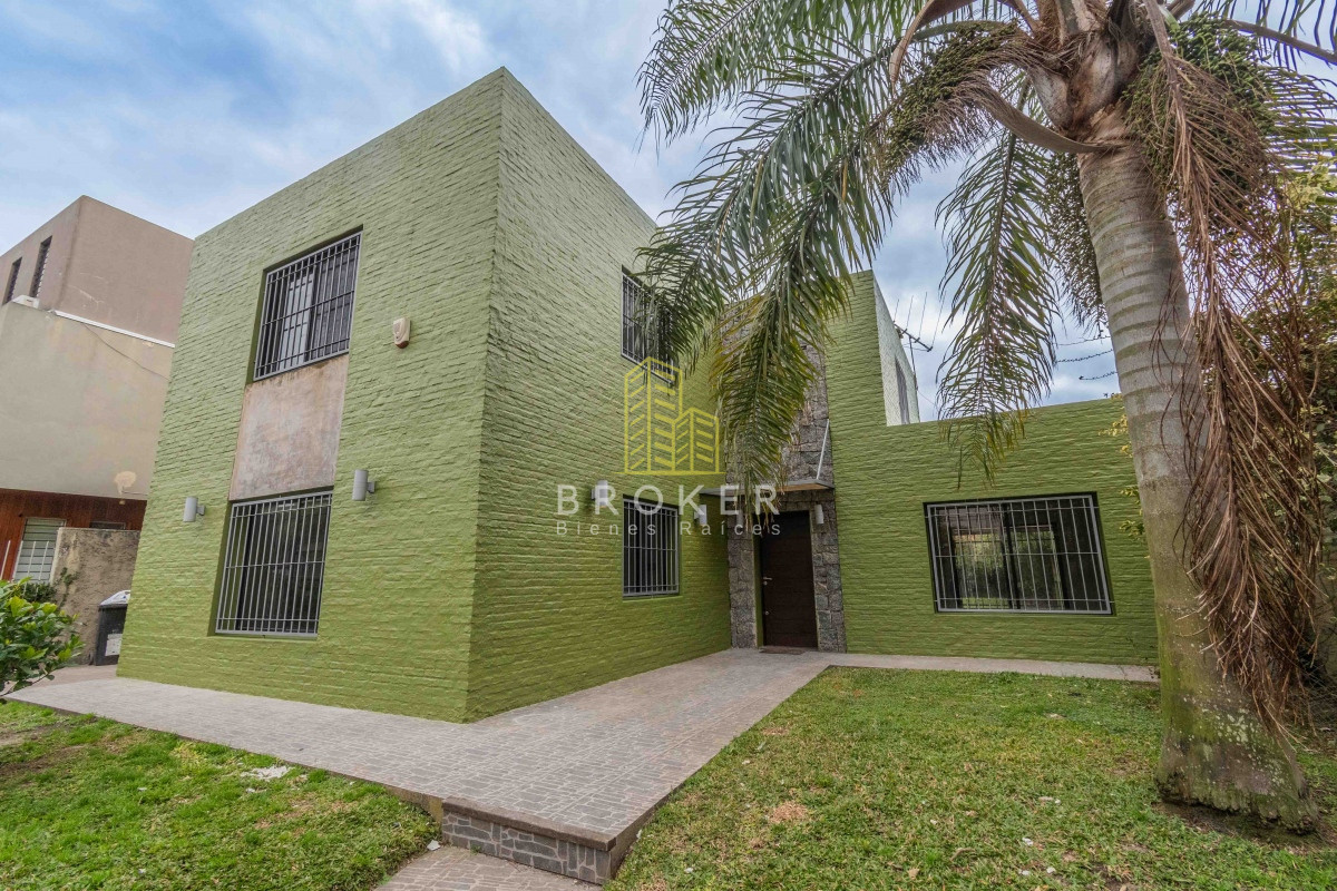 Casa ID.433/Alquiler_casa_4_dormitorios_en_Parque_Miramar - Alquiler casa 4 dormitorios en Parque Miramar