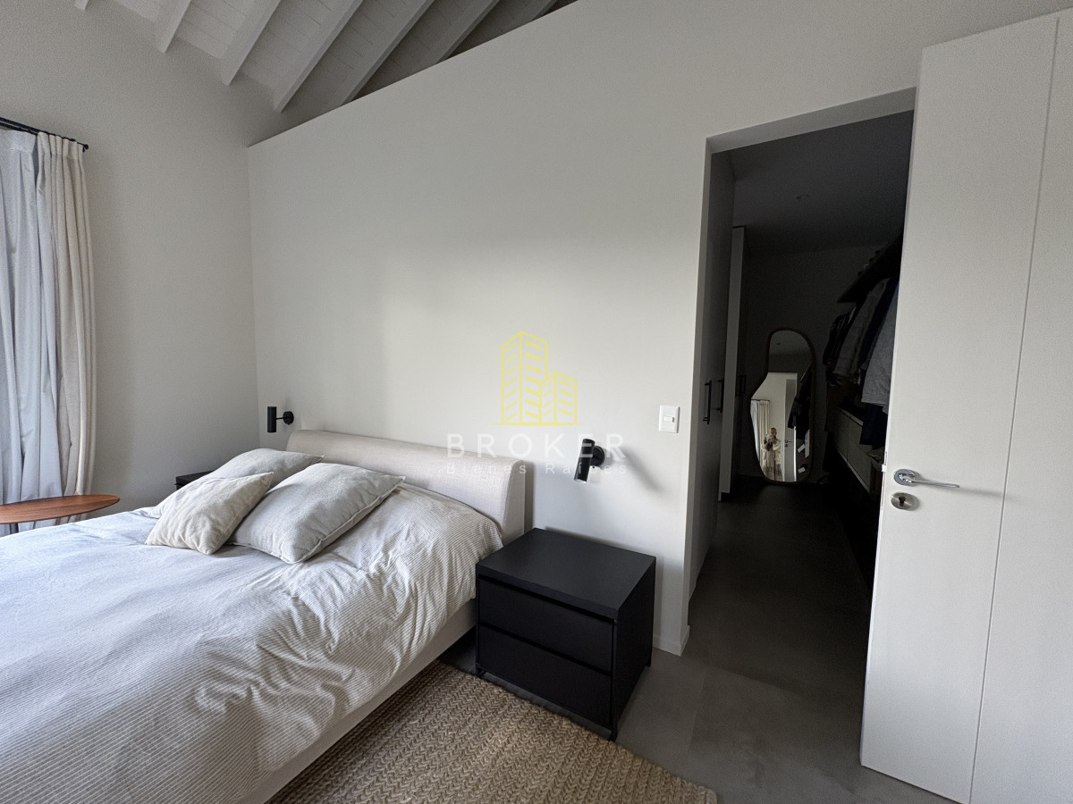 Casa ID.8867/Venta_de_excelente_casa_de_diseño_y_calidad_en_barrio_privado_de_la_barra,_maldonado - Venta de excelente casa de diseño y calidad en barrio privado de la barra, maldonado