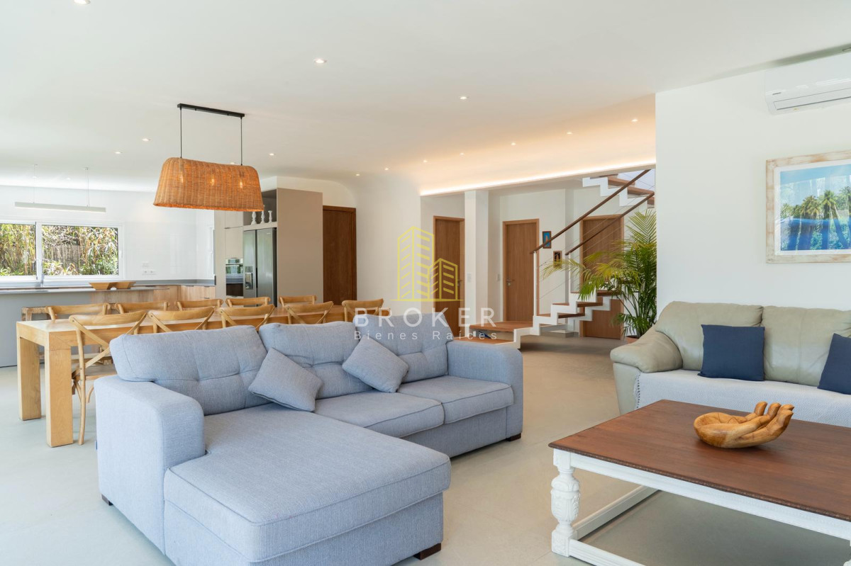 Casa ID.9471/Alquiler_de_temporada_Casa_4_dormitorios_en_La_Barra,_Punta_del_Este - Alquiler de temporada Casa 4 dormitorios en La Barra, Punta del Este