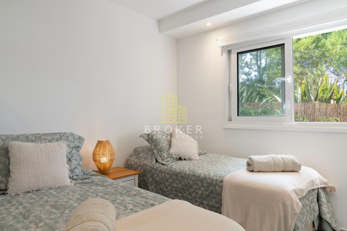 Casa ID.9471/Alquiler_de_temporada_Casa_4_dormitorios_en_La_Barra,_Punta_del_Este - Alquiler de temporada Casa 4 dormitorios en La Barra, Punta del Este