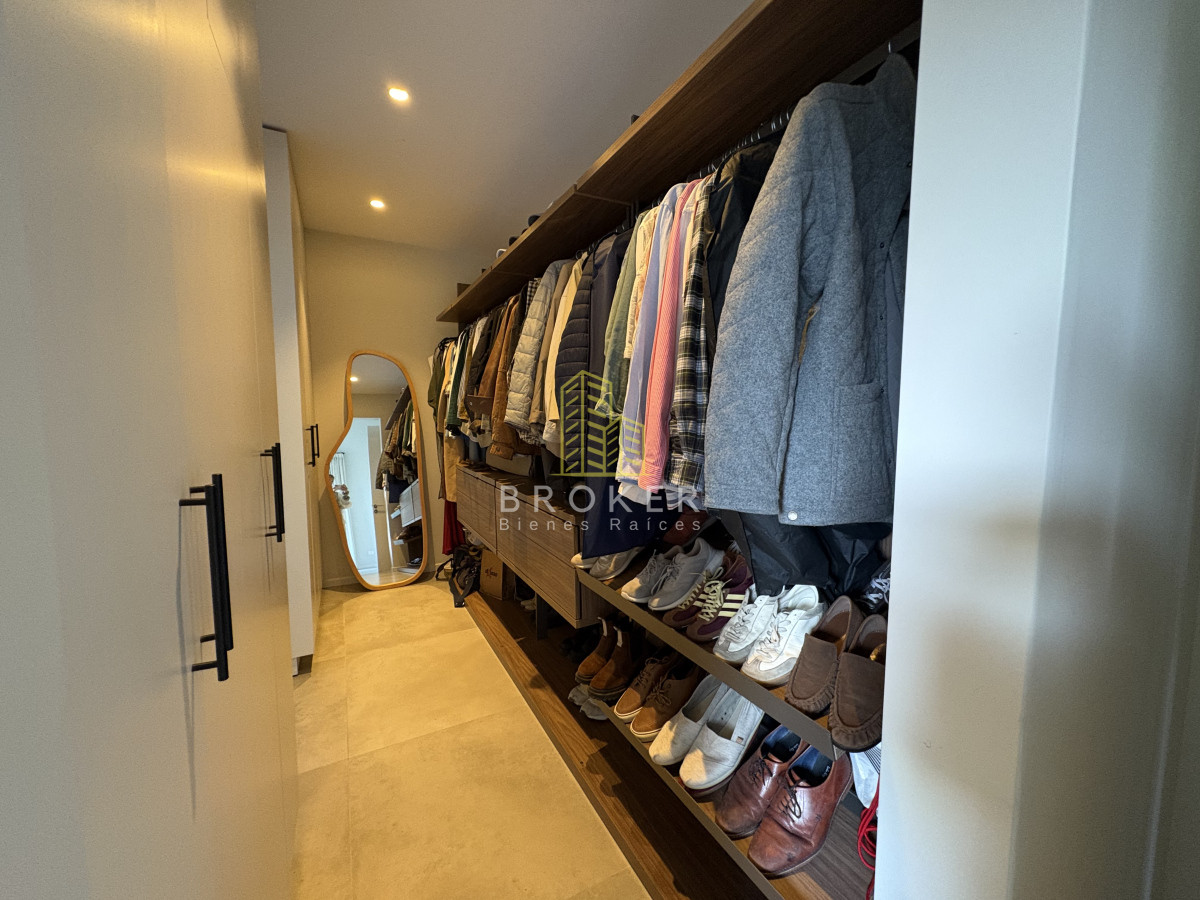 Casa ID.8867/Venta_de_excelente_casa_de_diseño_y_calidad_en_barrio_privado_de_la_barra,_maldonado - Venta de excelente casa de diseño y calidad en barrio privado de la barra, maldonado