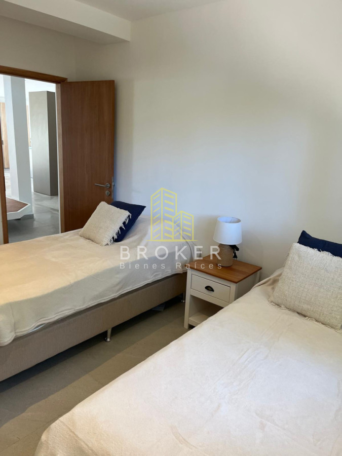 Casa ID.9471/Alquiler_de_temporada_Casa_4_dormitorios_en_La_Barra,_Punta_del_Este - Alquiler de temporada Casa 4 dormitorios en La Barra, Punta del Este