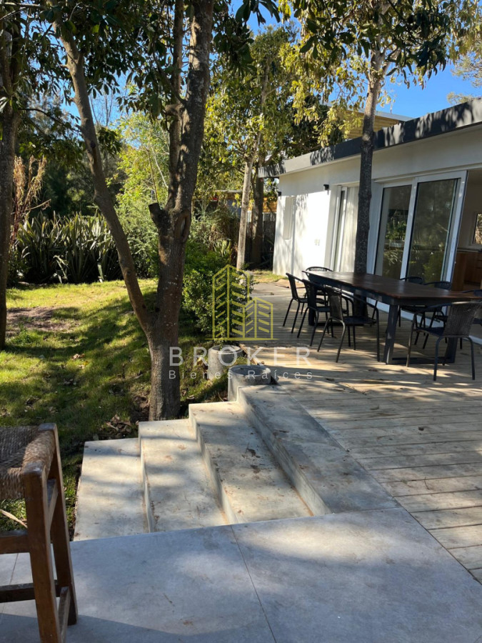 Casa ID.9471/Alquiler_de_temporada_Casa_4_dormitorios_en_La_Barra,_Punta_del_Este - Alquiler de temporada Casa 4 dormitorios en La Barra, Punta del Este