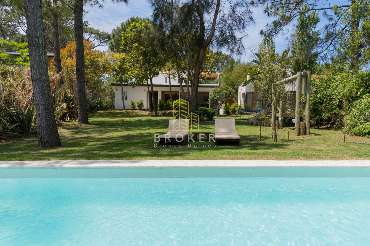 Casa ID.9471/Alquiler_de_temporada_Casa_4_dormitorios_en_La_Barra,_Punta_del_Este - Alquiler de temporada Casa 4 dormitorios en La Barra, Punta del Este
