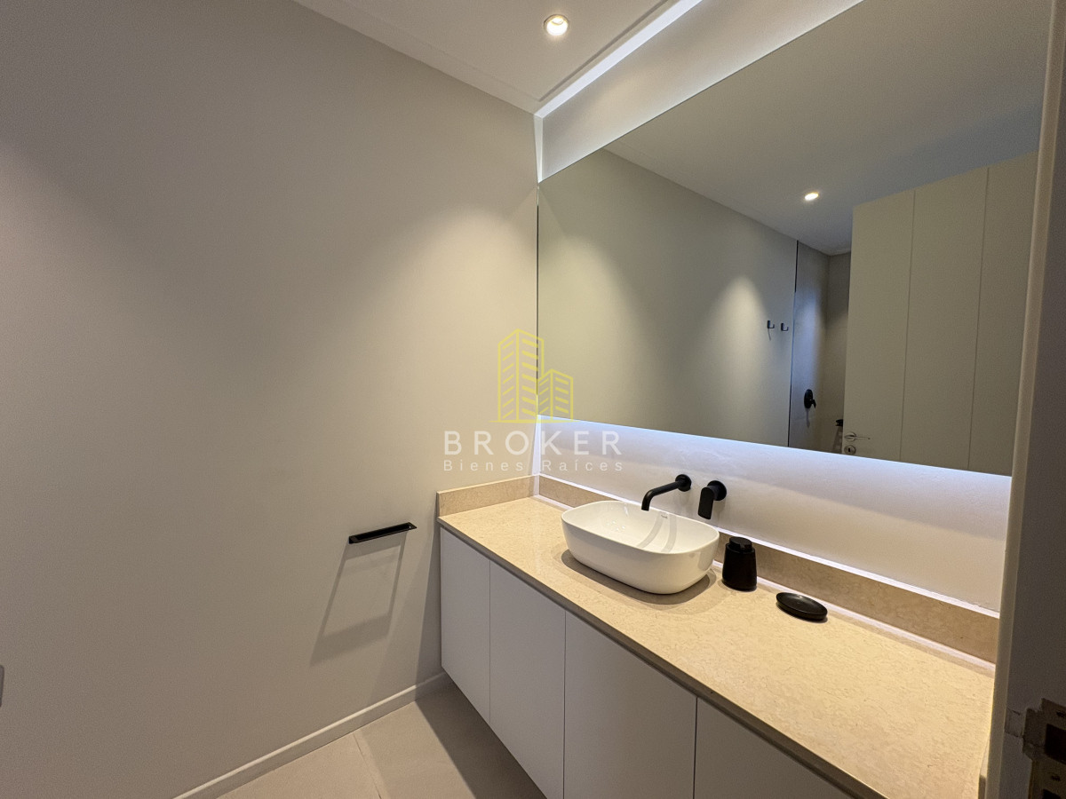 Casa ID.8867/Venta_de_excelente_casa_de_diseño_y_calidad_en_barrio_privado_de_la_barra,_maldonado - Venta de excelente casa de diseño y calidad en barrio privado de la barra, maldonado