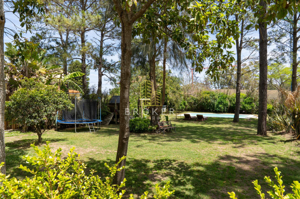 Casa ID.9471/Alquiler_de_temporada_Casa_4_dormitorios_en_La_Barra,_Punta_del_Este - Alquiler de temporada Casa 4 dormitorios en La Barra, Punta del Este