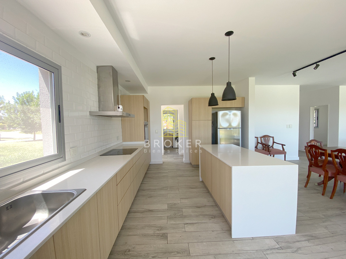 Casa ID.2220/Casa_en_Venta_en_Haras_Santa_María_-_Barrio_Molino - Casa en Venta en Haras Santa María - Barrio Molino