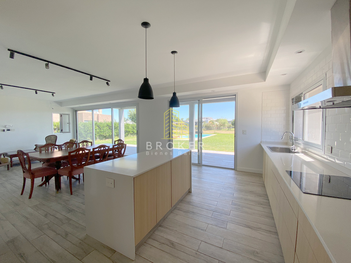 Casa ID.2220/Casa_en_Venta_en_Haras_Santa_María_-_Barrio_Molino - Casa en Venta en Haras Santa María - Barrio Molino